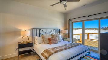 4 bedrooms, desk, free WiFi, bed sheets