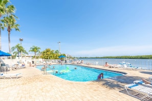 Beheizter Pool