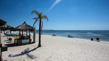 靠近海滩