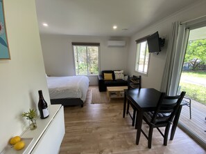 Living area - Tindoona Cottages (Foster)