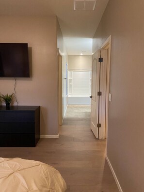 3 habitaciones, tabla de planchar con plancha y wifi gratis