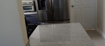 Oceanpointe Villa, Brand new, Clean, Cottage with all the resort amenities. 