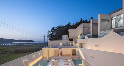 Moken Poolvilla