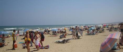 Una spiaggia nelle vicinanze