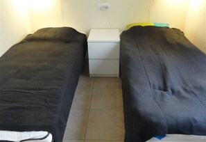 2 bedrooms, iron/ironing board, free WiFi, bed sheets - Holiday Home 'Casa de Sonrisa' with Shared Pool, Wi-Fi, Garden & Terrace (Torrevieja)