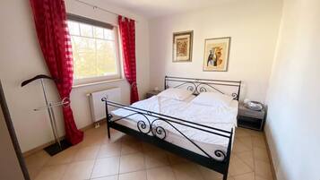 2 Schlafzimmer, Reisekinderbett, WLAN