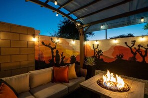 Terrace/patio - Desert Dreams-4BR,golf,pool/spa,billiards,arcade (Indio)