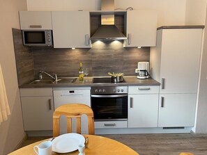 Køleskab, mikrobølgeovn, ovn, opvaskemaskine