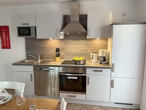 Køleskab, mikrobølgeovn, ovn, opvaskemaskine