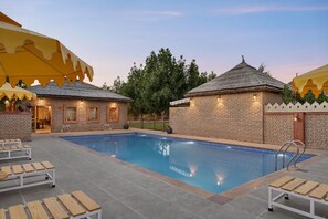 Outdoor pool - Kavish Jawai Village Resort (Bali)