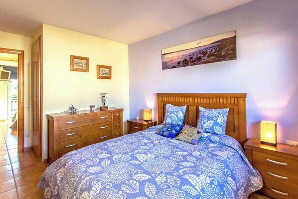 4 bedrooms, iron/ironing board, free WiFi