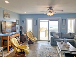 TV - "The Sand Dollar" - Oceanfront Duplex, 3 Bedrooms / 3 Bathrooms (Holden Beach)