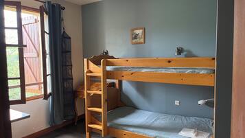 5 Schlafzimmer, BĂŒgeleisen/BĂŒgelbrett, Reisekinderbett, kostenloses WLAN