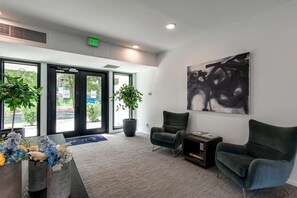 Interior - GULCH Condo with Pool, Gym, Private Patio & Garage (Nashville)