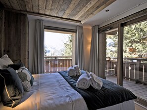 3 bedrooms, free WiFi, bed sheets - Luxurious 2-Bedroom Apartment with Spa Access and Concierge in Les Allues (Méribel)