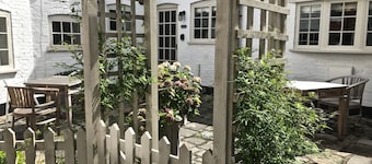 Courtyard Cottages Lymington