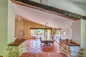 Deluxe-Villa | Hochwertige Bettwaren, Daunenbettdecken, Pillowtop-Betten