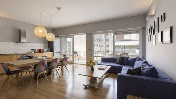 A modern apartment with a kitchen, dining area, and living room. - Heyden 3 · Top Floor Renv 3BDR APT / “Pedion tou (Athens)