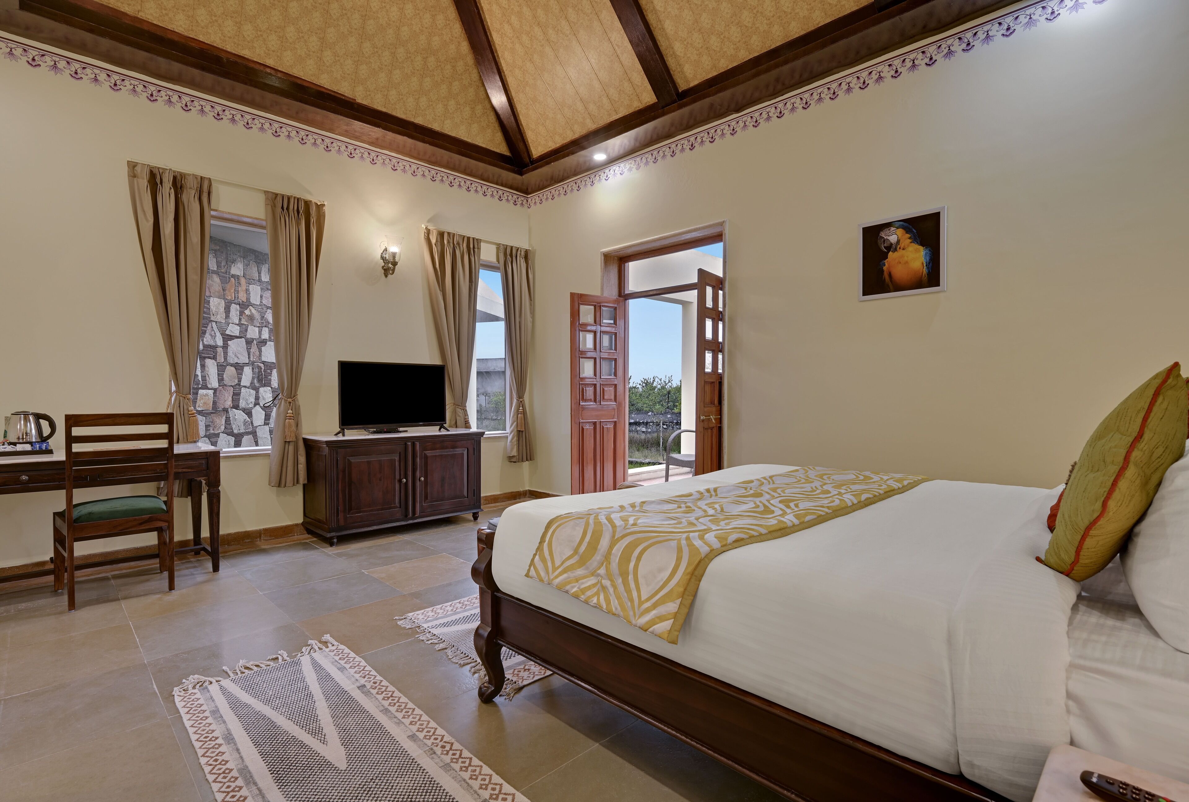Phòng Suite, hồ bơi riêng | 1 phòng ngủ, minibar, bàn, màn/rèm cản sáng 