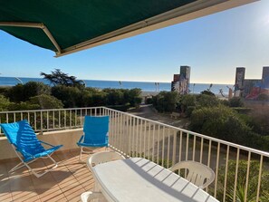 Property grounds - T3 for 6, sea and mountain view, terrace, parking, near beach, Le Barcarès (Le Barcarès)