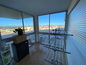 Interior - T3 for 6, sea and mountain view, terrace, parking, near beach, Le Barcarès (Le Barcarès)