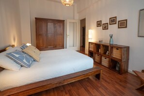 2 Schlafzimmer, Zimmersafe, Bügeleisen/Bügelbrett, Reisekinderbett