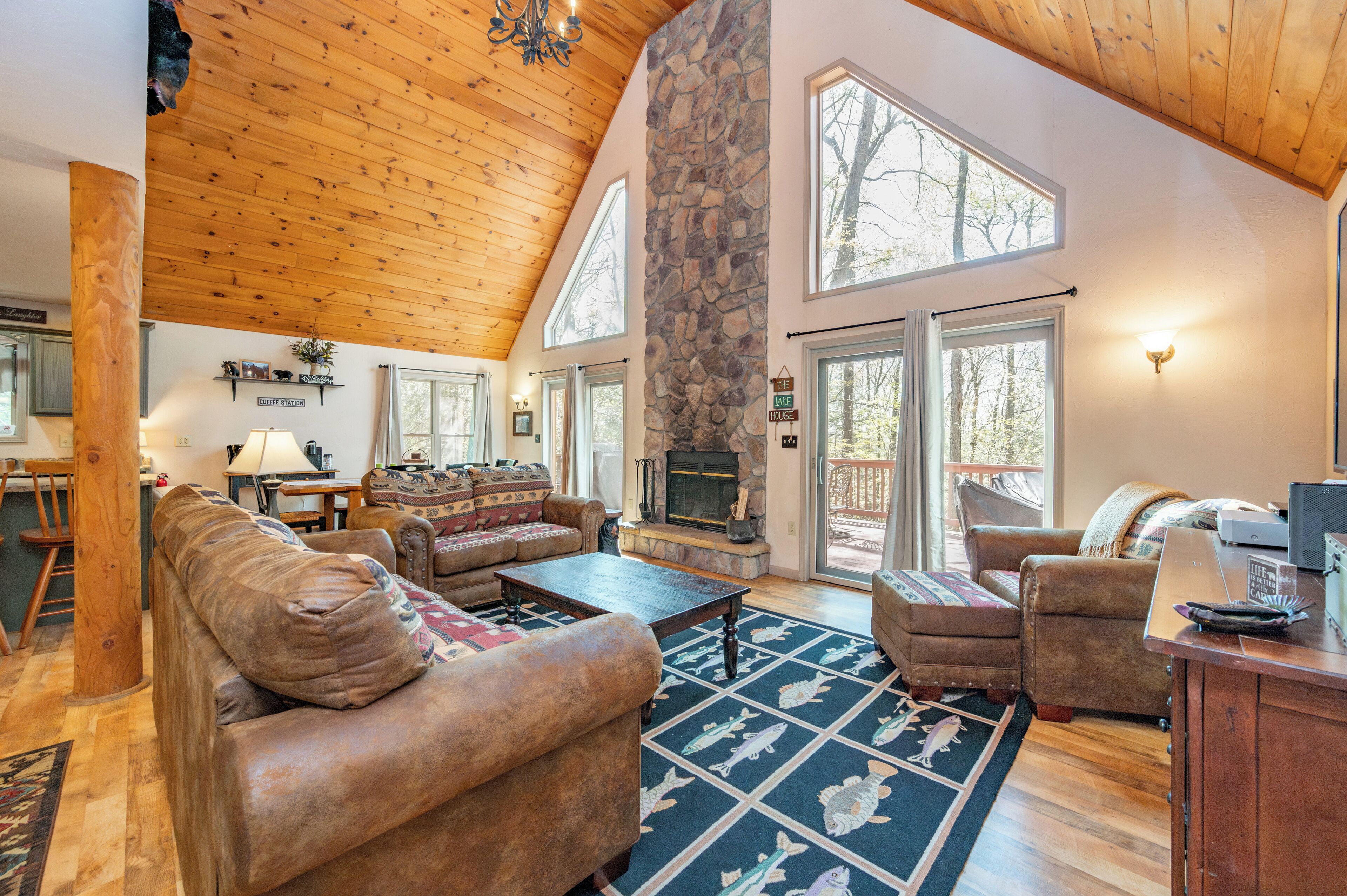 Smart TV, fireplace, DVD player