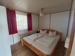 2 bedrooms, travel cot, WiFi - Vacation bungalow no. 5 - Ferienpark Seenland Betriebsgesellschaft mbH (Lychen)