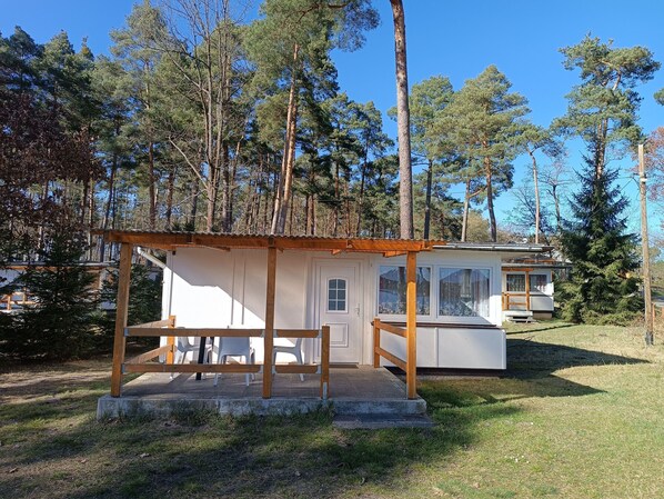 Exterior - Vacation bungalow no. 5 - Ferienpark Seenland Betriebsgesellschaft mbH (Lychen)