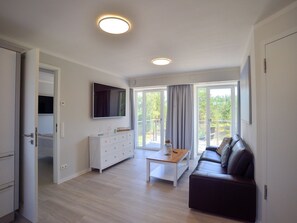 Fernseher, Tischtennisplatte