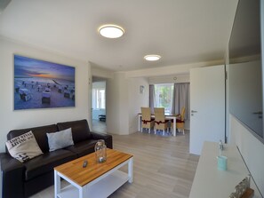 Fernseher, Tischtennisplatte