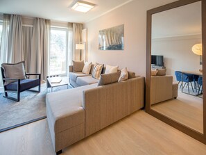 Fernseher, Tischtennisplatte