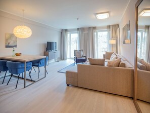 Fernseher, Tischtennisplatte