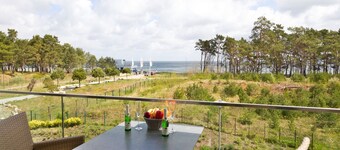 Apartment Azur with sea view, 2 bedrooms and balcony
