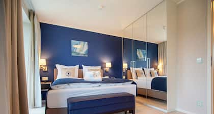 Apartment with sea view, 3 bedrooms and balcony