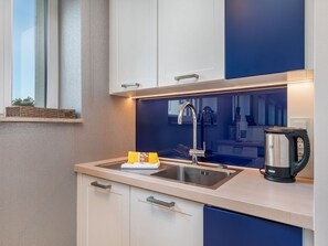 Kühlschrank, Ofen, Herdplatte, Geschirrspüler