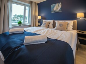 1 bedroom, free WiFi, bed sheets - Apartment with sea view, 1 bedroom and balcony (Ostseebad Binz)