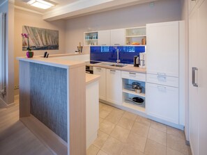 Kühlschrank, Ofen, Herdplatte, Geschirrspüler