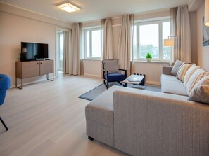 Fernseher, Tischtennisplatte