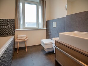 Hair dryer, towels - Apartment with sea view, 3 bedrooms and balcony (Ostseebad Binz)