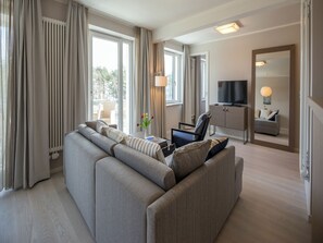 Fernseher, Tischtennisplatte