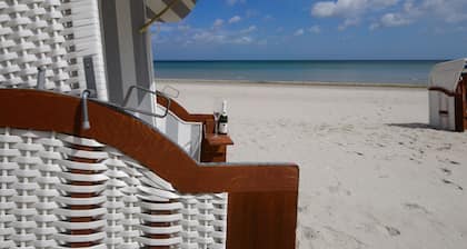 1-Raum-Ferienwohnung mit Meerblick, 1 Schlafzimmer und Balkon