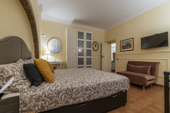 1 bedroom, iron/ironing board, WiFi, bed sheets