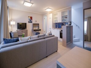 TV, ping pong, stereo
