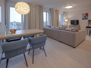 TV, table tennis, stereo - Sky suite with unobstructed sea view, roof terrace and balcony (Ostseebad Binz)