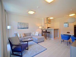 Fernseher, Tischtennisplatte