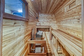 Sauna - Geno's Groovy Getaway! (Salida)