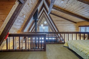 4 عدّة غرف نوم وواي فاي مجانًا وملاءات أسرّة