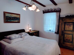 4 Schlafzimmer, Bügeleisen/Bügelbrett, kostenloses WLAN, Bettwäsche