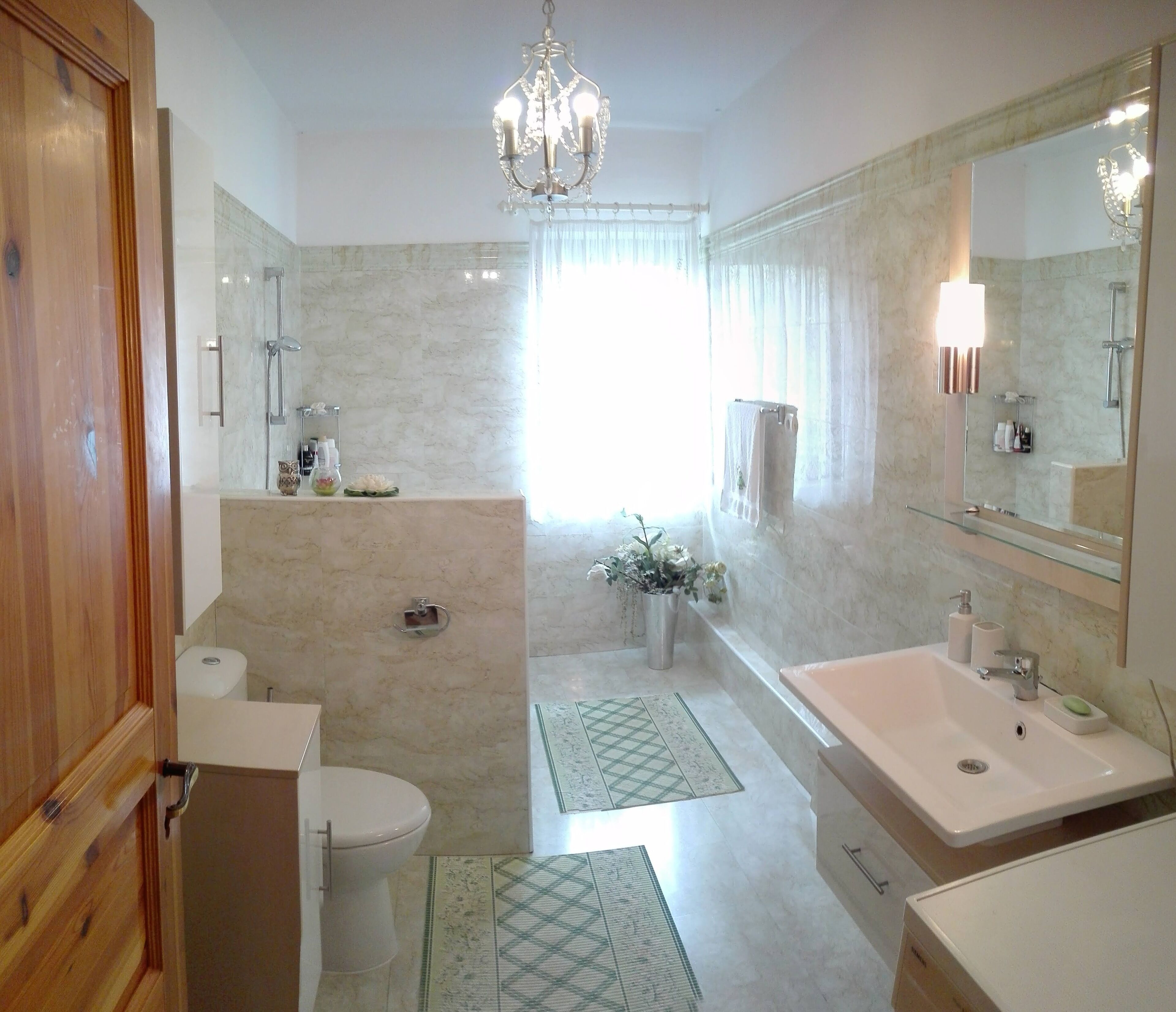 Ensemble douche/baignoire, sèche-cheveux, serviettes fournies, savon